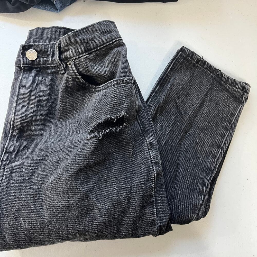 Pull & Bear Women's distressed Straight Leg Black Jeans Mom High Rise Size 8